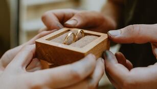 Un emprendimiento de Córdoba que propone a las parejas crear sus propias alianzas.