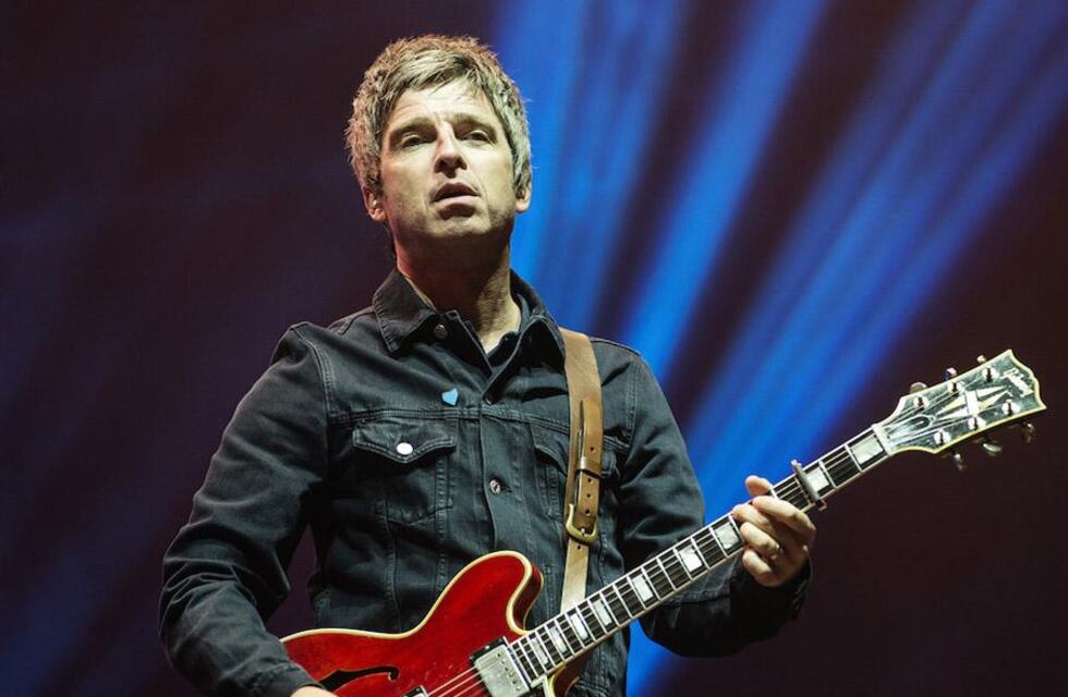 Noel Gallagher de “Oasis” fue sorprendido en Ibiza por sus fans y el momento se volvió viral