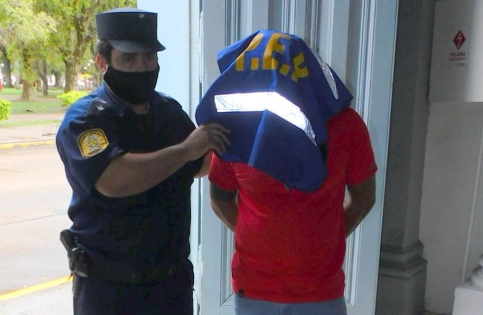 Detienen a un joven violentando las mediadas de restricción