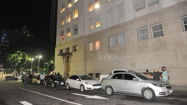 Allanamiento en el Ministerio de Salud (Foto: Clarín)
