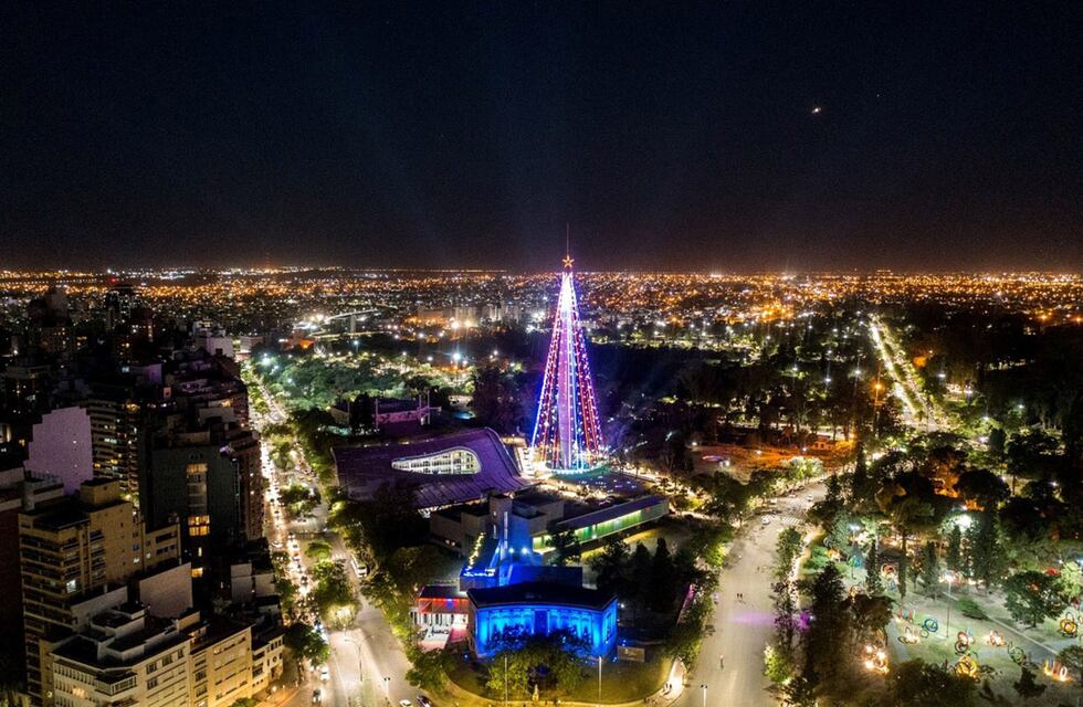 Ciudad de Córdoba: cuáles son los cortes de tránsito por el armado del árbol de Navidad