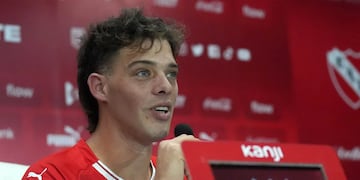 Santi Maratea puso manos a la obra en una nueva colecta para ayudar a Independiente.