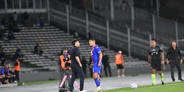 Talleres empató con Tigre, y el punto no le alcanza. El final fue tumultuoso, con expulsión al "Cacique" Medina (Javier Ferreyra / La Voz).