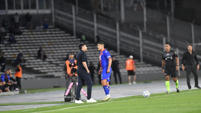 Talleres empató con Tigre, y el punto no le alcanza. El final fue tumultuoso, con expulsión al "Cacique" Medina (Javier Ferreyra / La Voz).