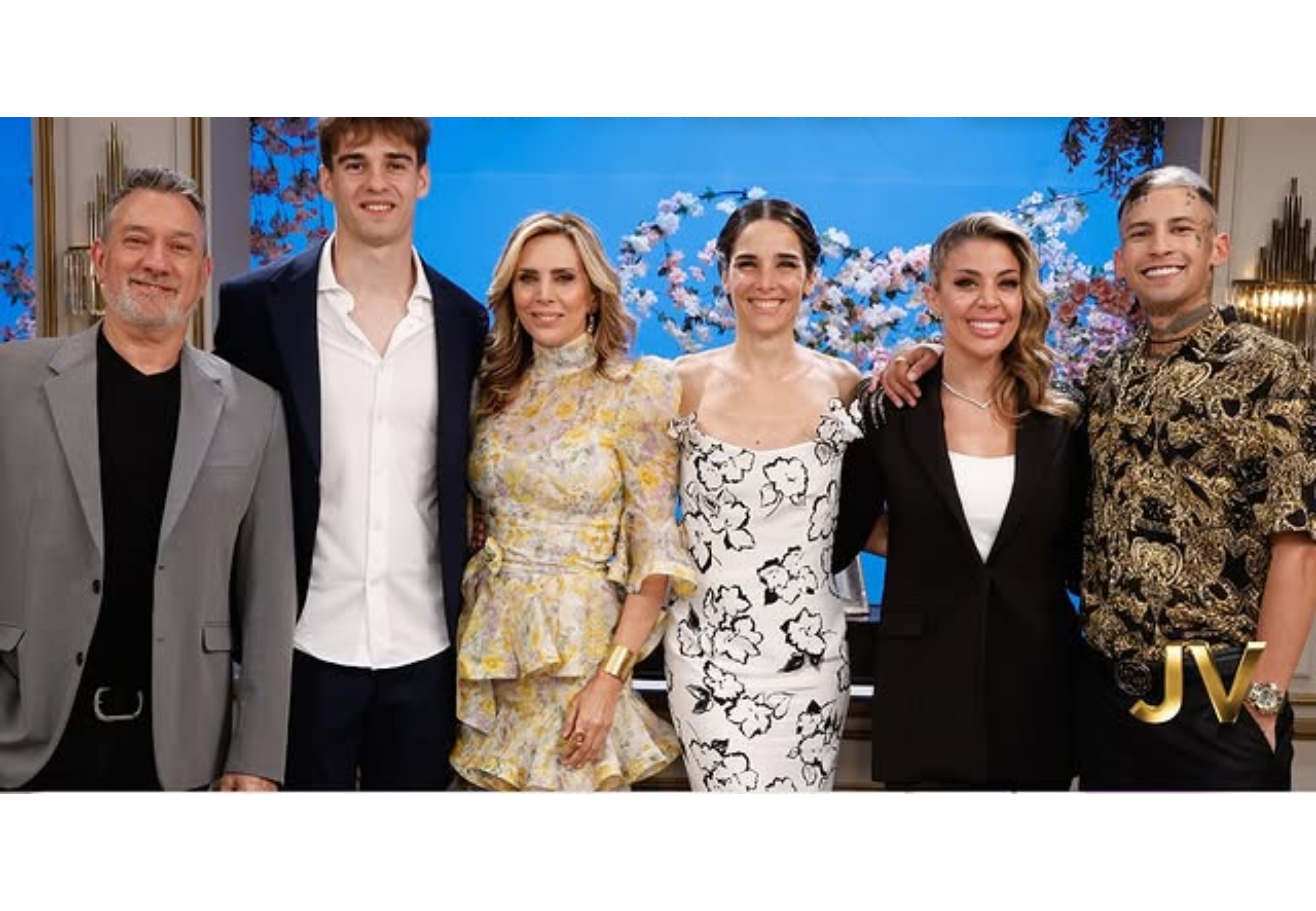 Los invitados de la mesa de Juana Viale.