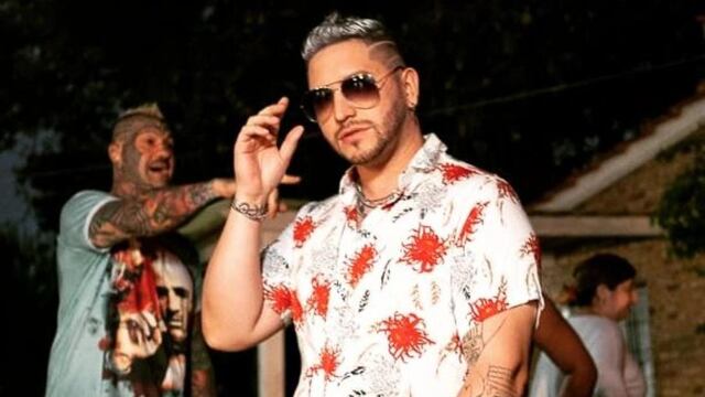 Lucky LGM, junto al boxeador "Patón" Basile, en la grabación de "Pa' no perrear sola".