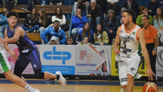 Debut y triunfo del "verde" en la Liga Argentina