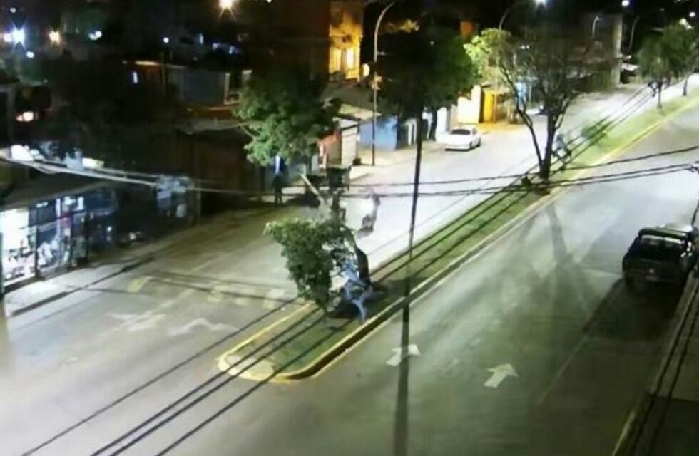 Fueron detenidos tras robar una moto y quedar grabados en cámaras de videovigilancia