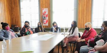 La reunión, calificada como “muy constructiva", sirvió para avanzar en líneas de acción conjunta para ir abordando las problemáticas que atraviesan las mujeres de Río Grande.