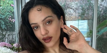 Rosalía cosechó suspiros con un arriesgado outfit y sorprendió con un guiño para su ex