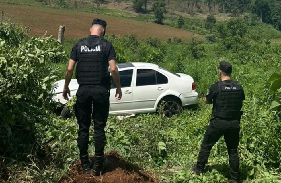 Un joven resultó herido tras despistar con su auto sobre la Ruta Provincial 17 en Pozo Azul