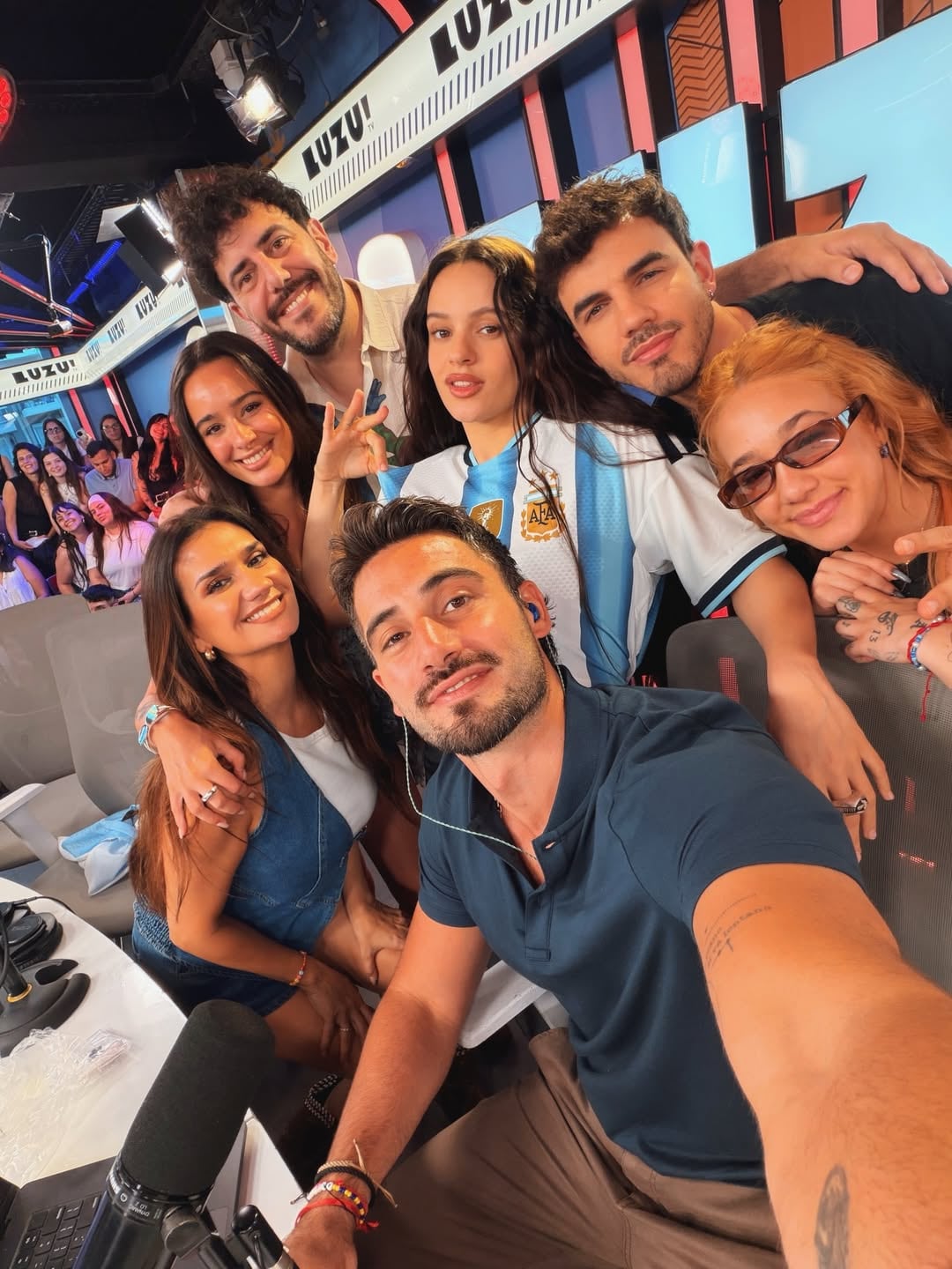 La cantante visitó el programa de streaming más visto.