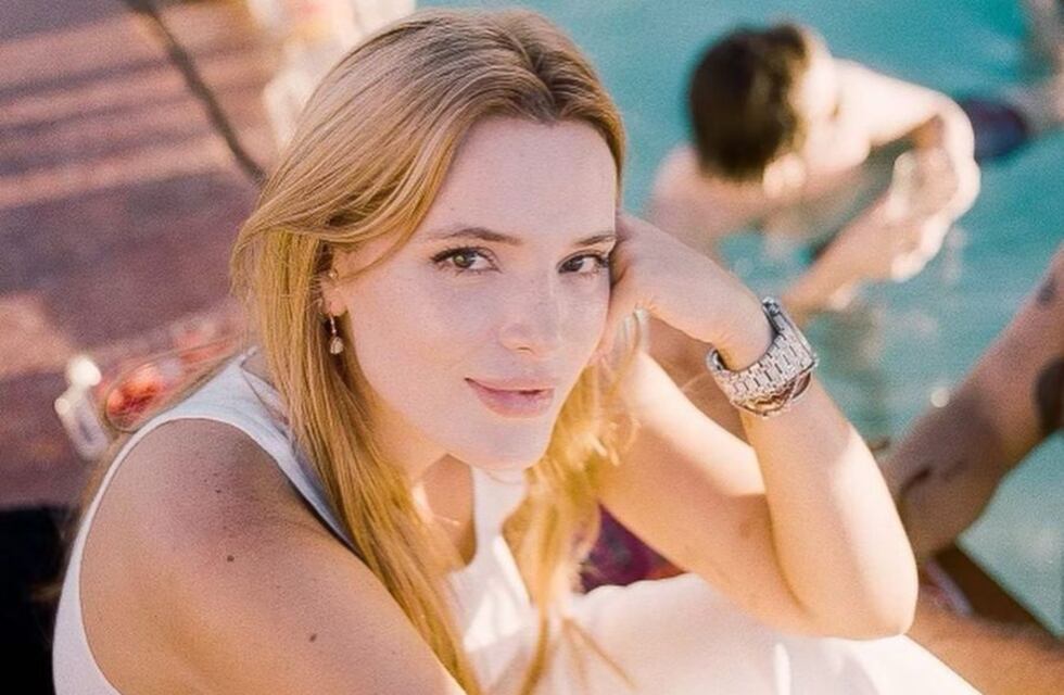 Bella Thorne causó estragos con sus movimientos desde sus vacaciones en Malibú