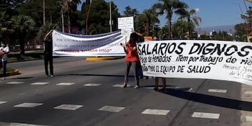 Protesta de trabajadores de la salud del Hospital Gumersindo Sayago de Villa Carlos Paz. (Foto: Instagram / @personal_hospital_sayago_caps).