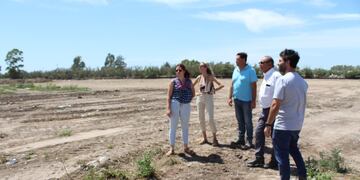 Tres Arroyos: El intendente Sánchez visitó la nueva cava de Lisandro de la Torre al 2600