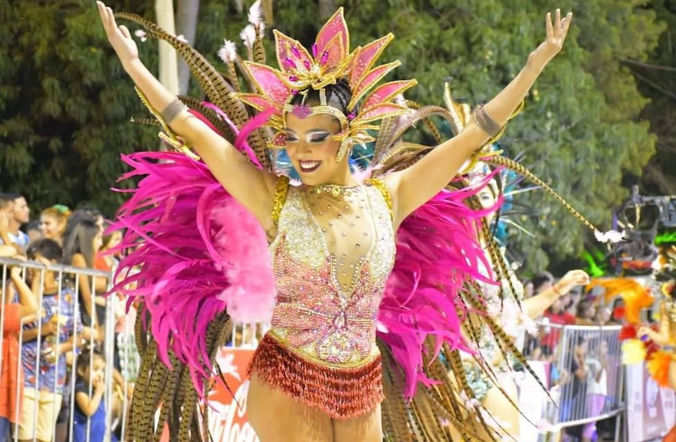 Carnaval en Jujuy: comparsa de Corrientes suma brillo a los corsos de los Valles