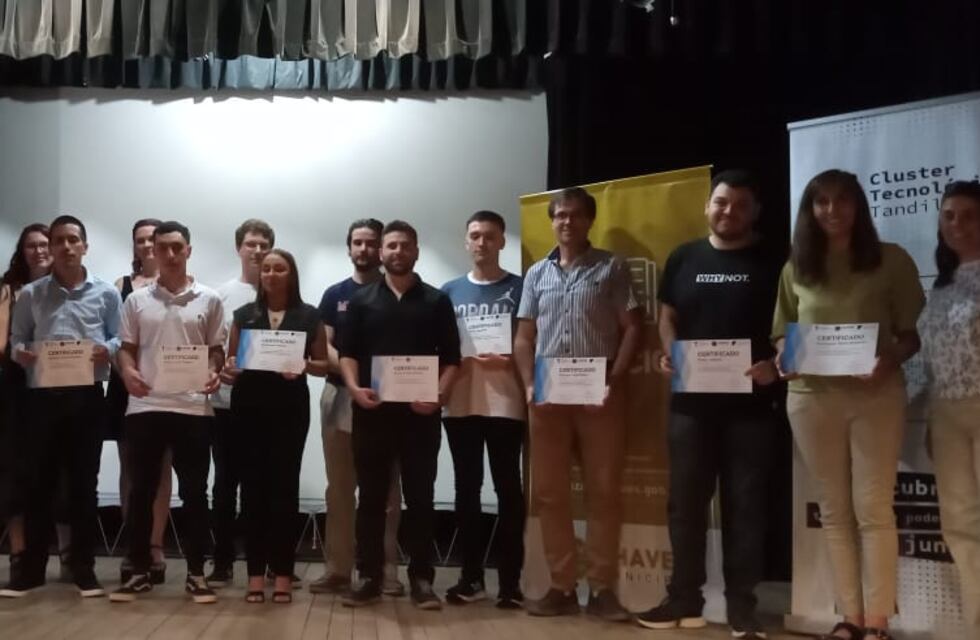 Chaves celebró la graduación de la primera cohorte de estudiantes de la carrera Desarrollador Web Full Stack