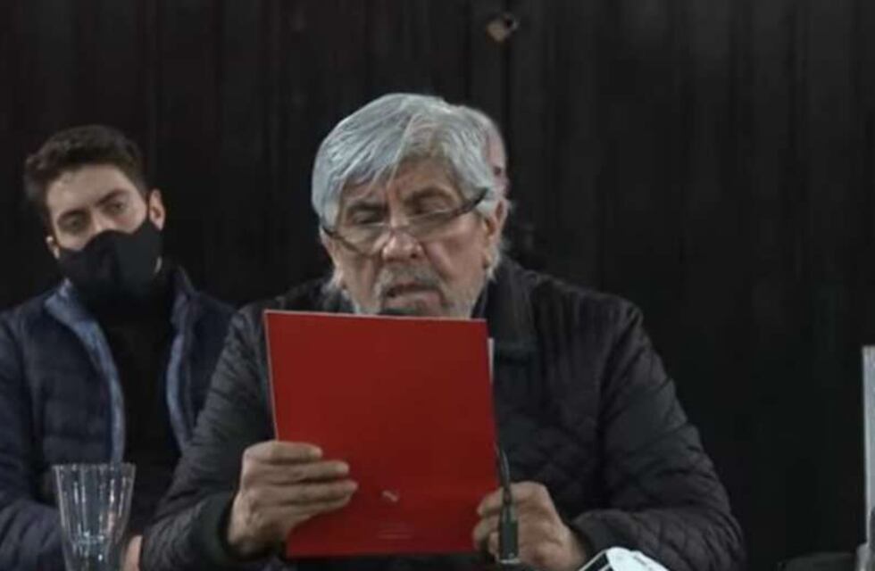 Escándalo en asamblea de Independiente: Hugo Moyano insultó a opositores y los trató de “estúpidos”