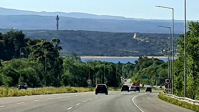 Ingreso a Villa Carlos Paz por autopista. Diciembre 2020. (Foto: VíaCarlosPaz).