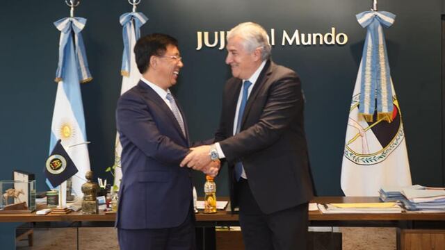 El gobernador Gerardo Morales recibió al CEO de la empresa china Gotion High Tech, Li Zhen. La firma fabricará en Jujuy celdas de litio para exportación.