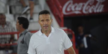El DT Walter Ribonetto reconoció que las fallas defensivas de Talleres (Federico López Claro / La Voz).