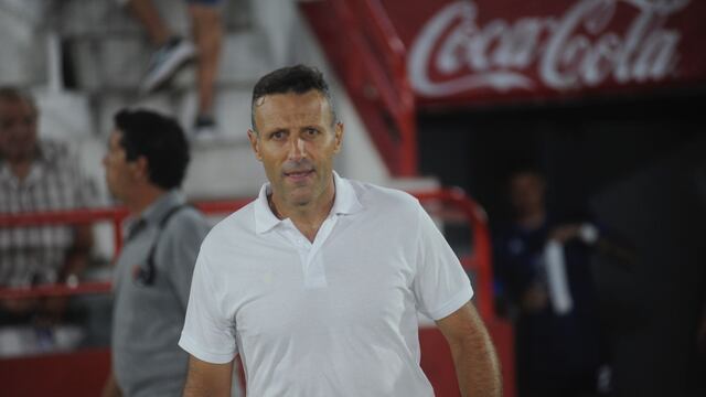 El DT Walter Ribonetto reconoció que las fallas defensivas de Talleres (Federico López Claro / La Voz).