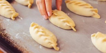 Cómo preparar las clásicas empanadas de jamón y queso y olvidarse del delivery