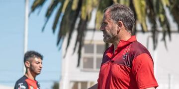 Fabián Tuya fue confirmado como DT de Sporting.