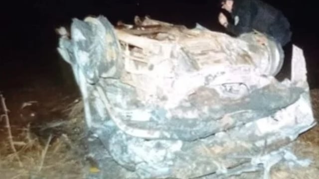 Hallan automóvil incinerado en el río en Garuhapé.