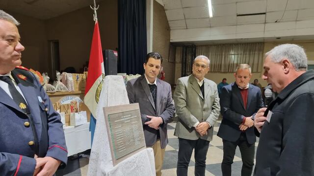 El senador Alcides Calvo en los festejos por los 25 años de los Bomberos Voluntarios de Humberto Primo