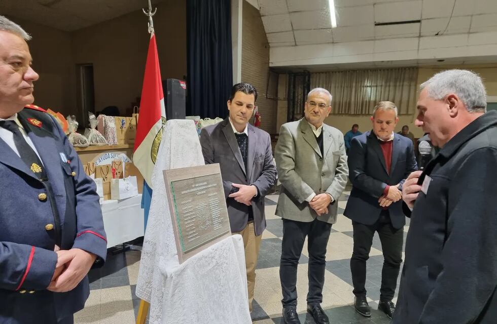 El senador Alcides Calvo participó de los 25 años de los Bomberos Voluntarios de Humberto Primo