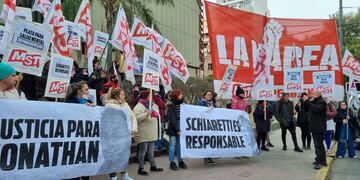 Caso Jonatan Romo. El MST y la UTS se movilizaron a la Central de Policía (Gentileza).