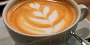 Con precios que partes desde los $170 hasta valores que alcanzan los $330, la referencia de los precios del café en Ciudad de Buenos Aires es muy variada. Foto: La Voz.