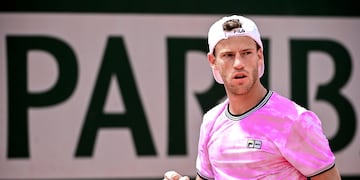 Diego Schwartzman celebra el triunfo ante el esloveno Aljaz Bedene, por la segunda ronda de Roland Garros 2021.