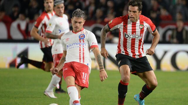 Argentinos Juniors se quedó con un jugador menos por la expulsión de Matías Galarza.