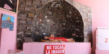 El paraje Difunta Correa reabrió sus puertas el 21 de diciembre. La imagen de la santa popular no se puede tocar.