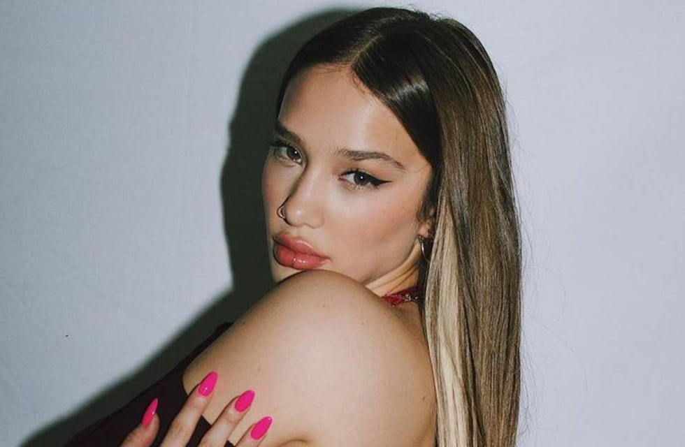 Ángela Torres y un total black para el infarto: brillos y mucha piel