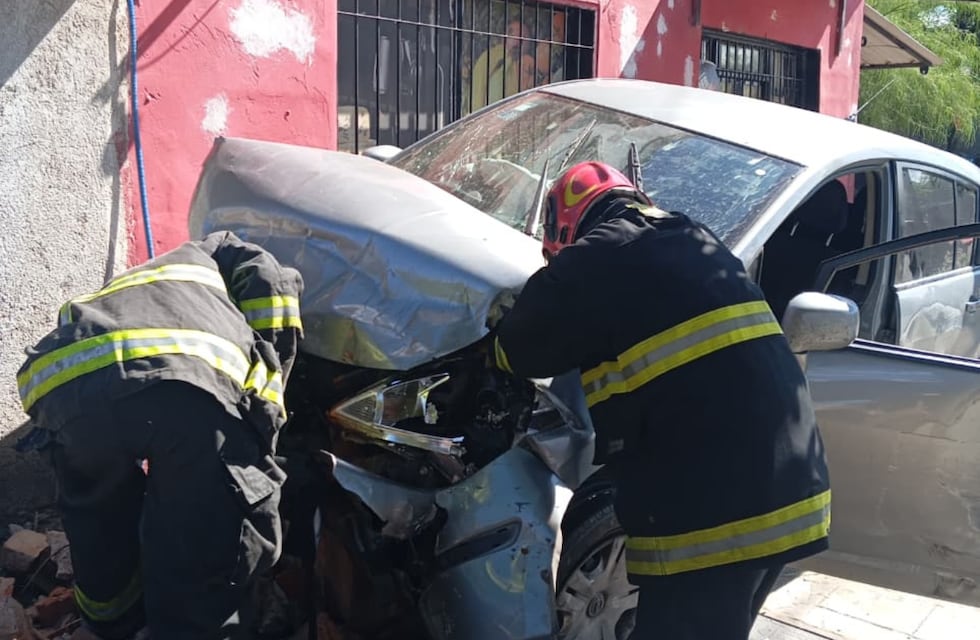 Una embarazada fue internada tras un choque en Córdoba: el impactante video
