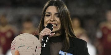Se conocieron cómo fueron los ensayos de Euge Quevedo para interpretar con éxito el Himno Nacional.