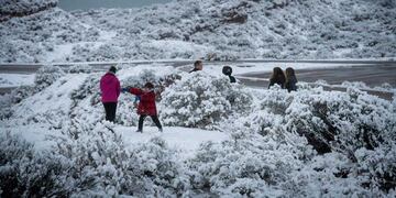 Mendoza 26 de junio de 2021 
Nieve en Mendoza Punta de Vacas
Como estaba pronosticado, el frente frío llegó a Mendoza durante este sábado. Muchas localidades provinciales se vistieron de blanco debido a las importantes nevadas que trajo el temporal.
Foto: Ignacio Blanco / Los Andes