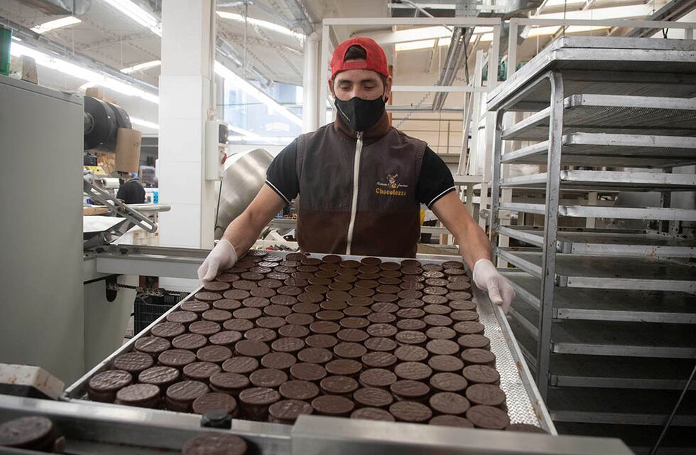 Lejos del freno, en febrero la suba de precios pega duro en la industria y la construcción