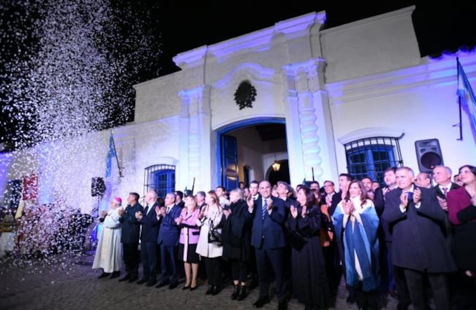 El 207° aniversario de la Declaración de la Independencia en Casa Histórica fue encabezado por Manzur y Jaldo