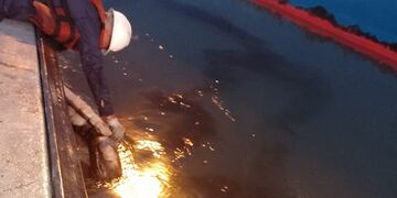 Se produjo un nuevo derrame de petróleo en la ría de Bahía Blanca.