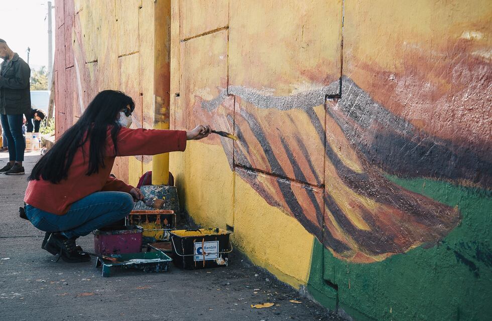 Realizan Mural Monumental “Río” en Circunvalación de Paraná