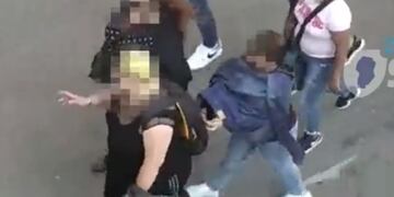 La maniobra de robo capturada por las cámaras del 911 (Policía de Córdoba).