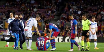 Kun Agüero tendrá más estudios por el principio de arritmia que lo sacó de la cancha.