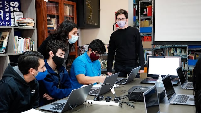 Una veintena de alumnos de colegiuos de Las Heras se capacitan en el programa Mendoza Futura. Gentileza