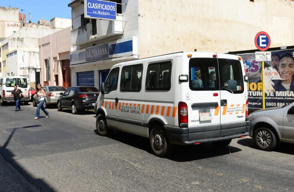 Nuevo golpe al bolsillo de los cordobeses: suba de un 15 por ciento en el transporte escolar
