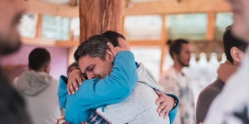 Qué es el Encuentro de Hombres Conscientes, el evento que se hace en Córdoba y se viralizó en redes sociales.