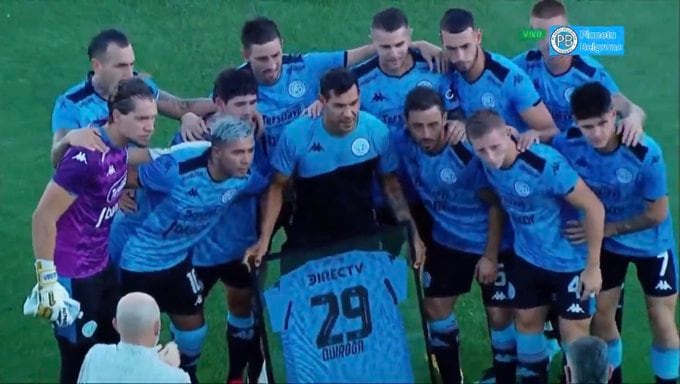 Juan Quiroga se despidió con la Celeste, y rodeado por el afecto del plantel.